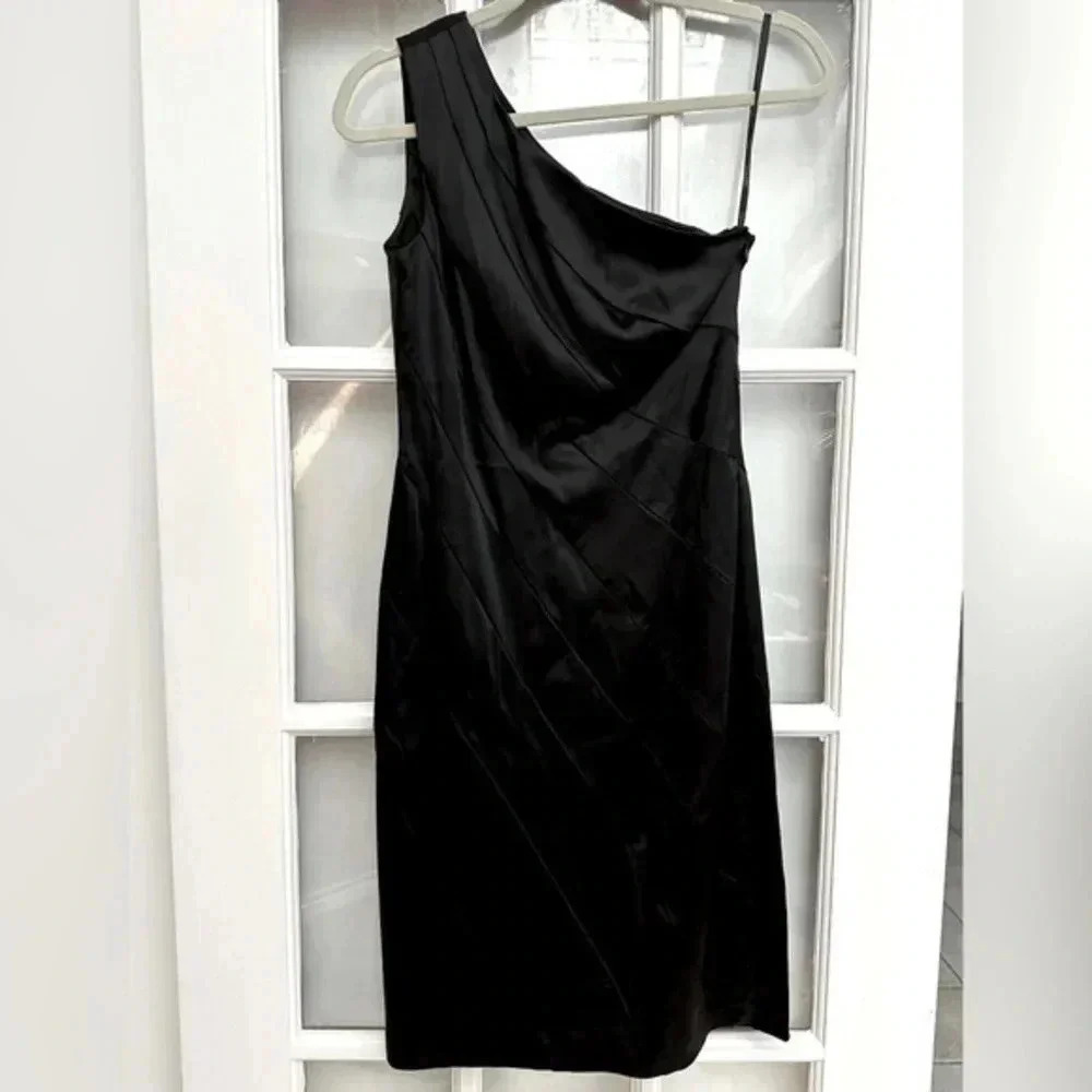 Calvin Klein Classic Black One Shoulder Satin Timeless Formal Party Dress Size 2